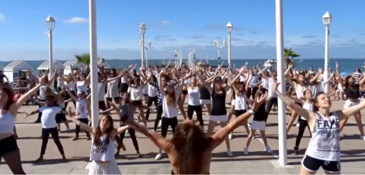 Flashmobs, clips, galas et stages